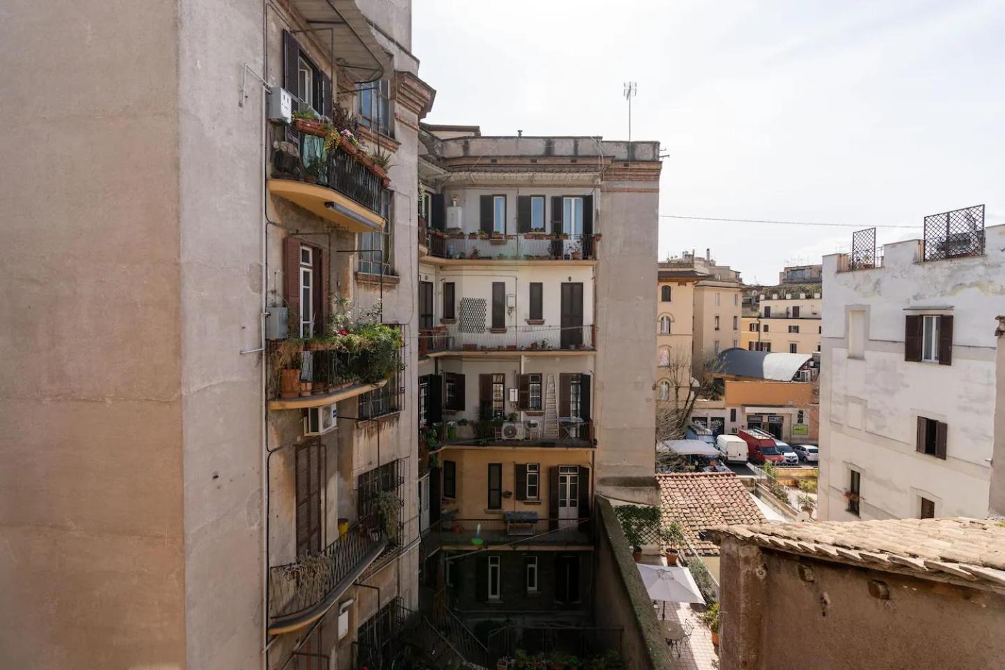 15 Min From Piazza Venezia Skyline Sanctuary In Trastevere Bagian luar foto
